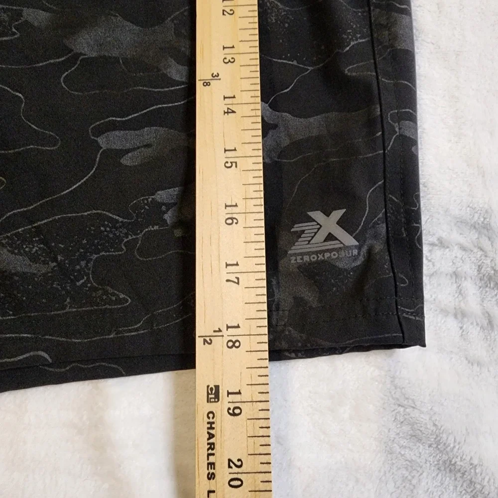 ZeroXposur Mens Swim Trunks UPF 50+ Black Camo Board Shorts Medium, NWT